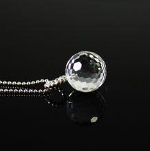Lade das Bild in den Galerie-Viewer, Kugelanhänger Bergkristall
