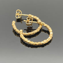 Lade das Bild in den Galerie-Viewer, Facettierte Creolen Gelbgold