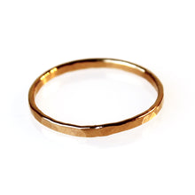 Lade das Bild in den Galerie-Viewer, Geschmiedeter Ring Rotgold