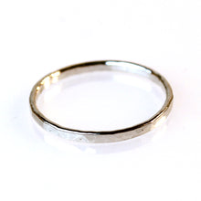 Lade das Bild in den Galerie-Viewer, Geschmiedeter Ring Silber