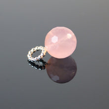 Lade das Bild in den Galerie-Viewer, Kugelanhänger Rosenquarz
